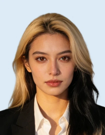France ID Card photo example (35×45 mm, light blue background)